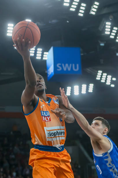 当场上巨大 当场上巨大